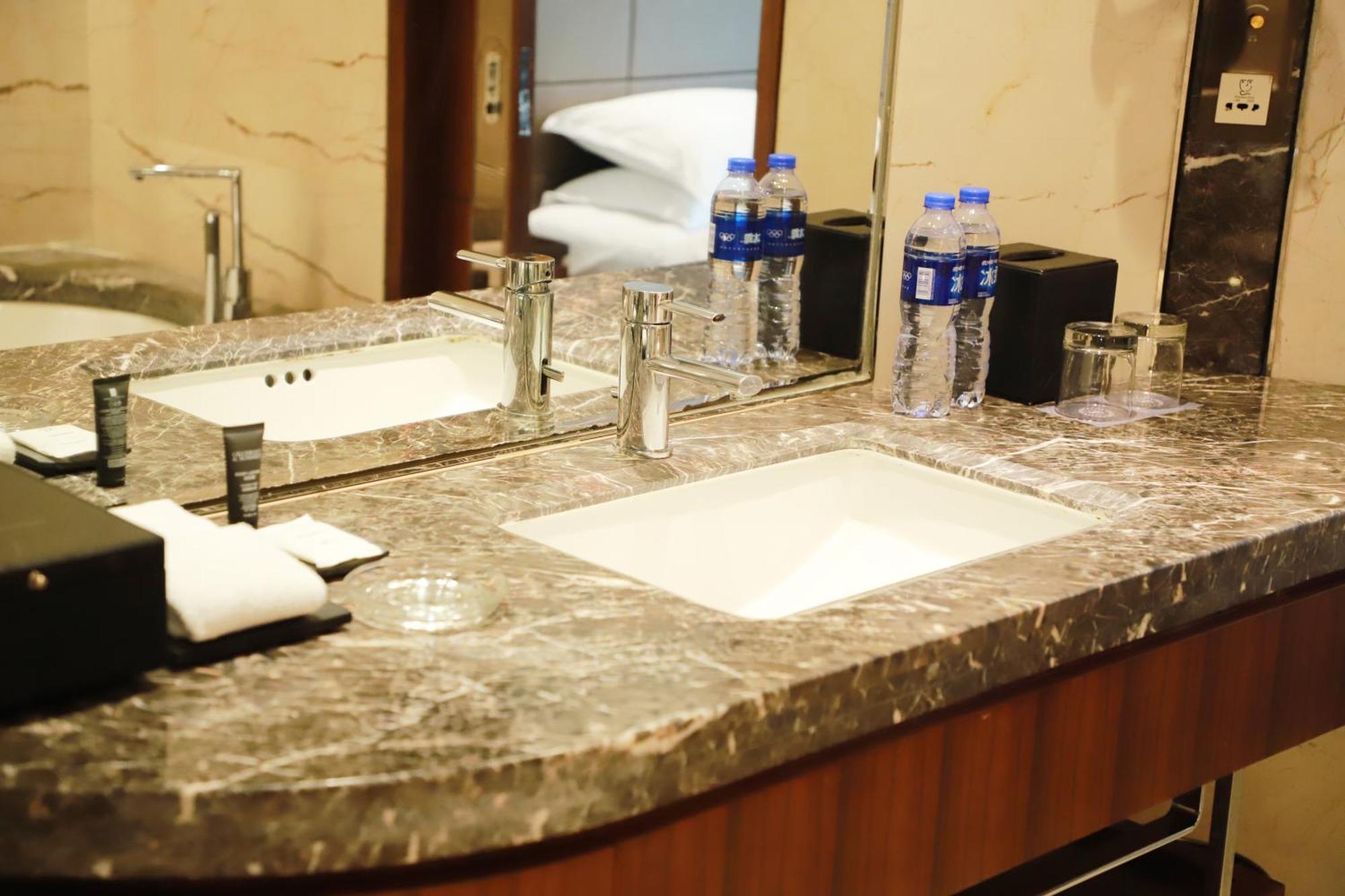 Sheraton Hefei Xinzhan Hotel מראה חיצוני תמונה